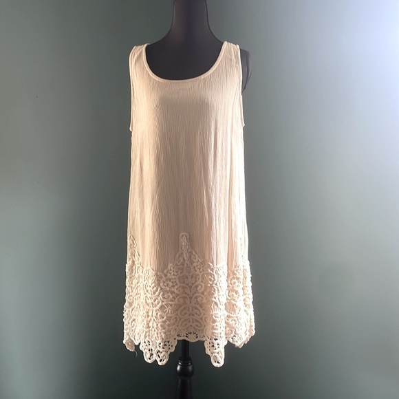 Blu Pepper Cream Lace Detail dress - Picture 1 of 6